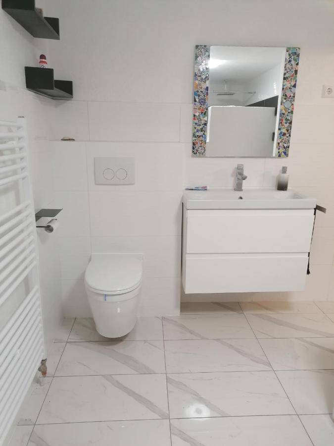 Schoene Einliegerwohnung In הכינגן מראה חיצוני תמונה