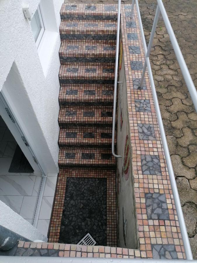 Schoene Einliegerwohnung In הכינגן מראה חיצוני תמונה